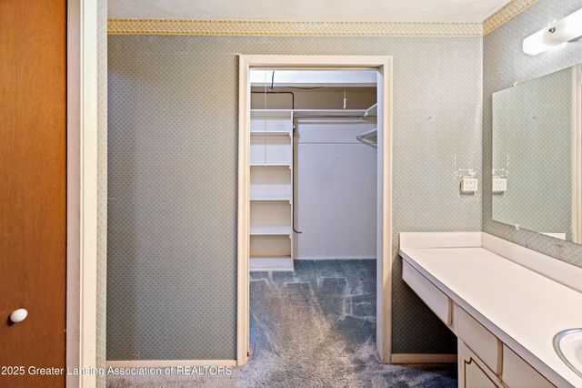 1000 Fox Hills Drive, East Lansing, MI 48823