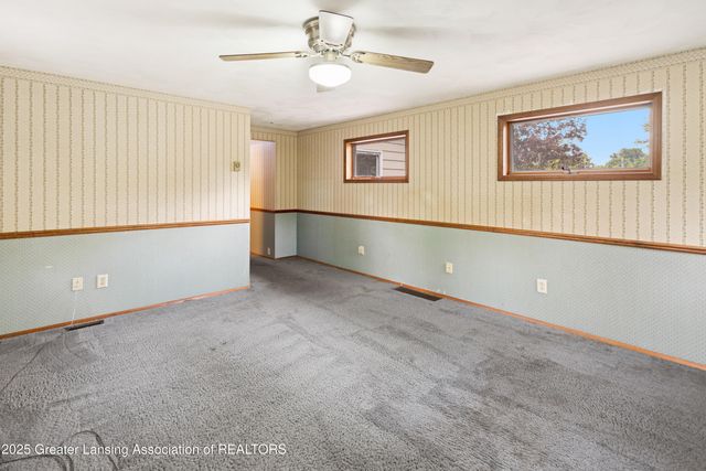 1000 Fox Hills Drive, East Lansing, MI 48823