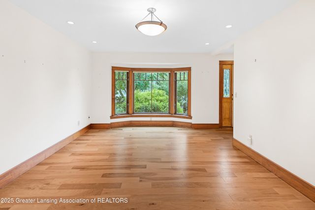 1000 Fox Hills Drive, East Lansing, MI 48823