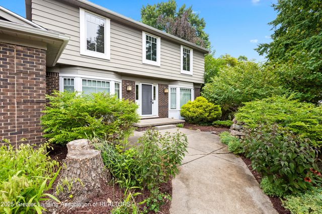 1000 Fox Hills Drive, East Lansing, MI 48823