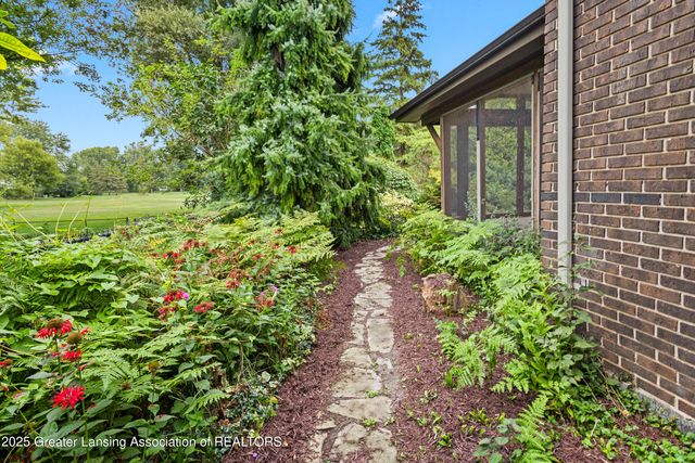 1000 Fox Hills Drive, East Lansing, MI 48823