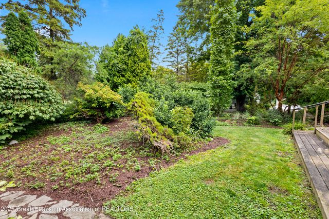 1000 Fox Hills Drive, East Lansing, MI 48823