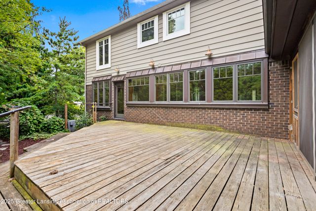 1000 Fox Hills Drive, East Lansing, MI 48823