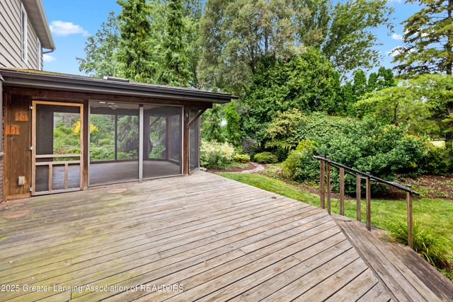 1000 Fox Hills Drive, East Lansing, MI 48823