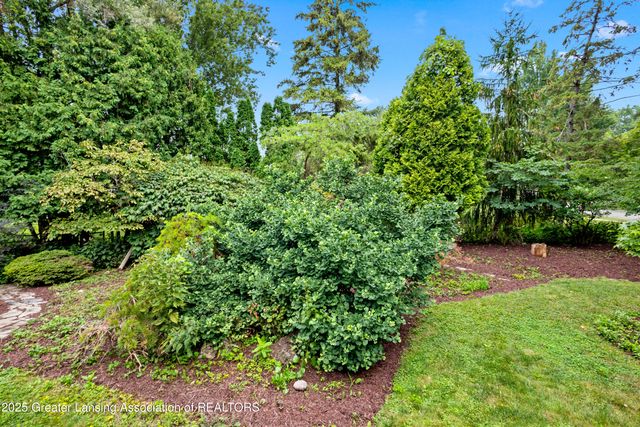 1000 Fox Hills Drive, East Lansing, MI 48823