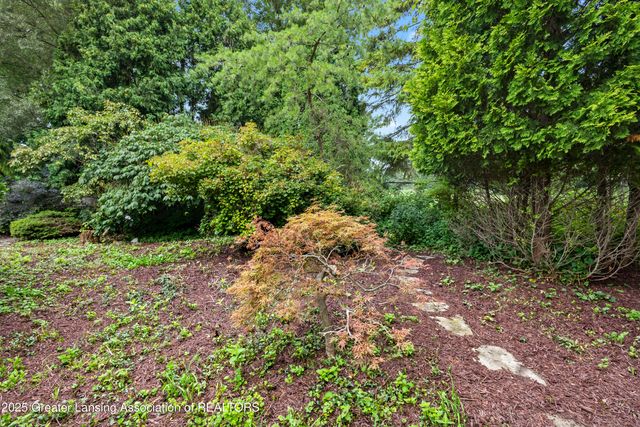 1000 Fox Hills Drive, East Lansing, MI 48823