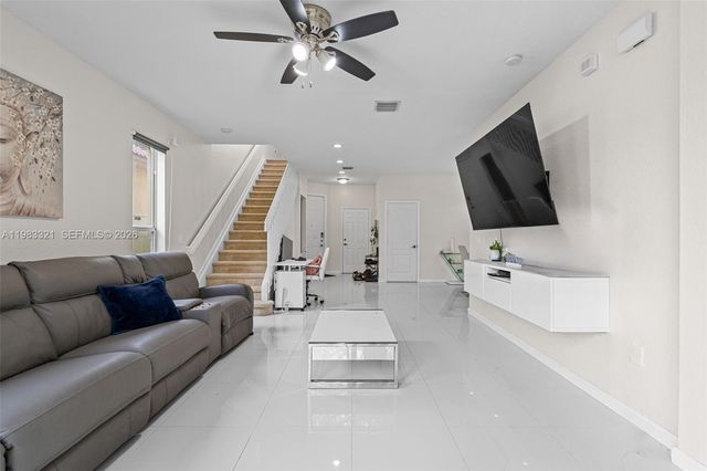 3760 NE 10th St, Homestead, FL 33033