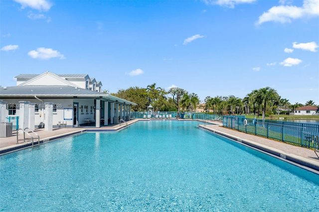 3760 NE 10th St, Homestead, FL 33033