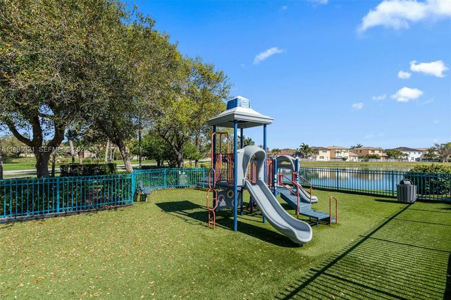 3760 NE 10th St, Homestead, FL 33033