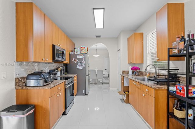 3760 NE 10th St, Homestead, FL 33033