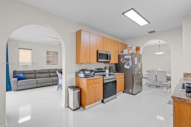 3760 NE 10th St, Homestead, FL 33033