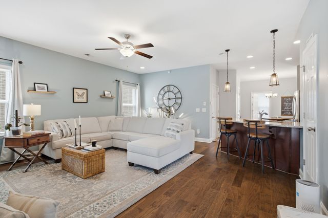 313 Cloverbrook Way, Gallatin, TN 37066