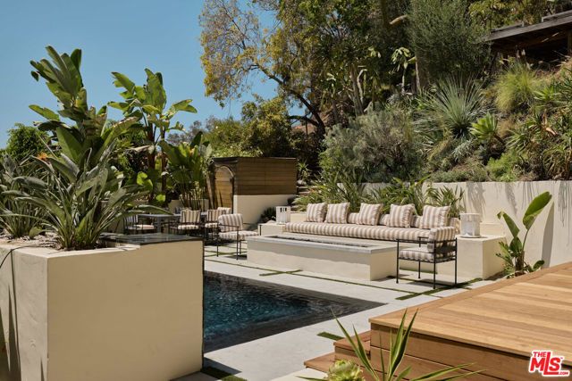 7939 Hillside Avenue, Los Angeles, CA 90046