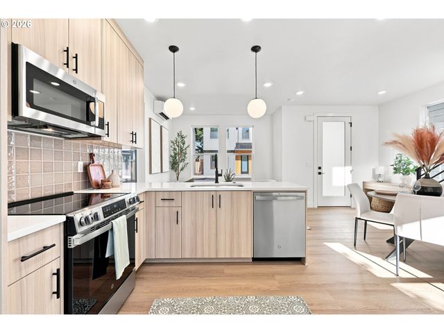 6019 Se TENINO St, Portland, OR 97206