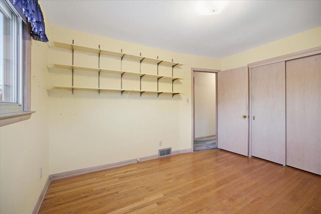 N72W15292 Patio COURT, Menomonee Falls, WI 53051