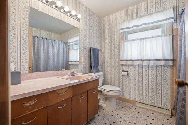 N72W15292 Patio COURT, Menomonee Falls, WI 53051