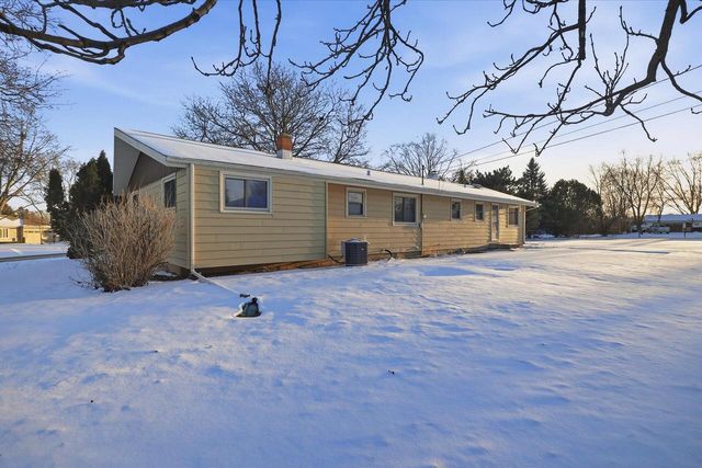 N72W15292 Patio COURT, Menomonee Falls, WI 53051