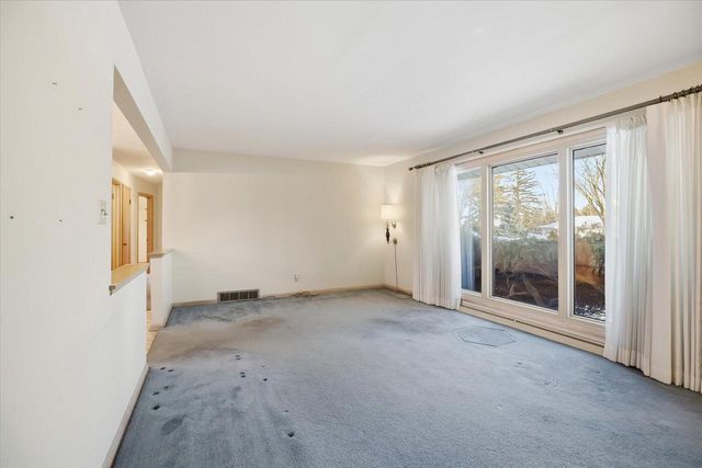 N72W15292 Patio COURT, Menomonee Falls, WI 53051