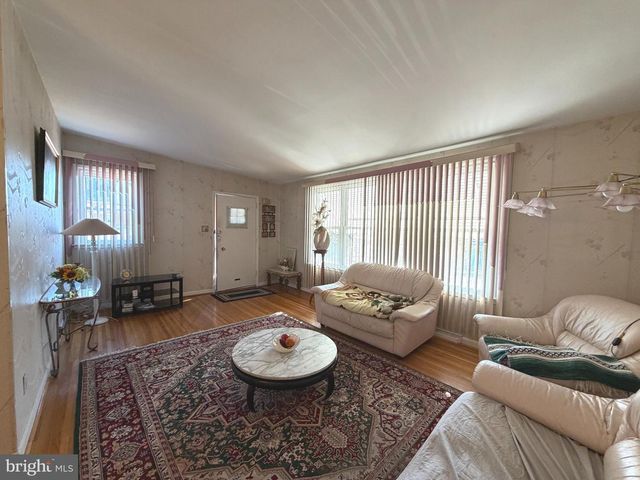 747 GREYMONT ST, Philadelphia, PA 19116