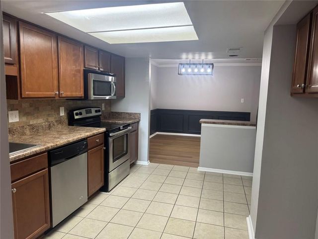2207 Surrey Court SE, Marietta, GA 30067