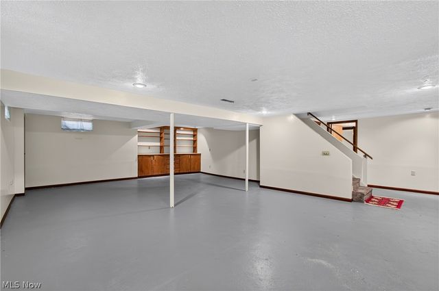 2537 Dogwood Drive NE, Massillon, OH 44646