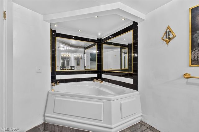 2537 Dogwood Drive NE, Massillon, OH 44646