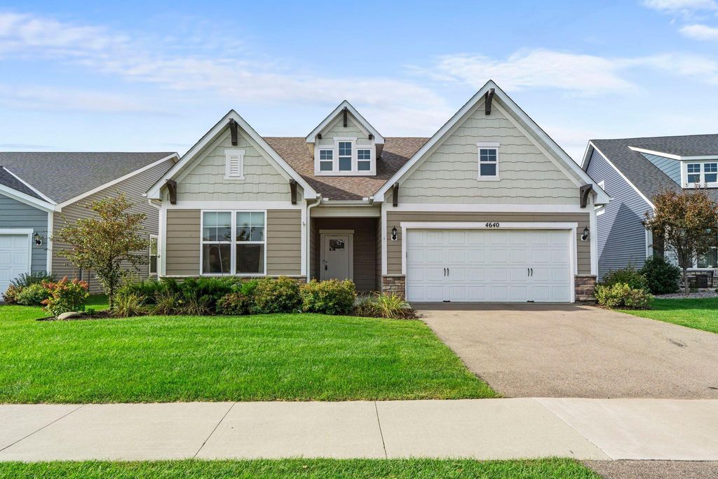 4640 Schilling Way, Woodbury, MN 55129