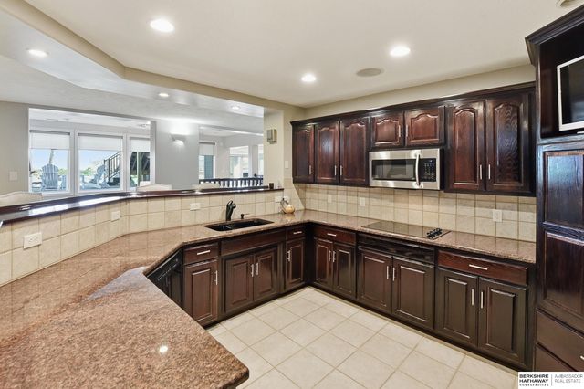 1544 Kameo Drive, Fort Calhoun, NE 68122