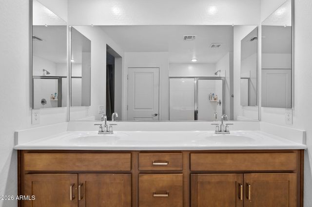 18227 W VOGEL Avenue, Goodyear, AZ 85338
