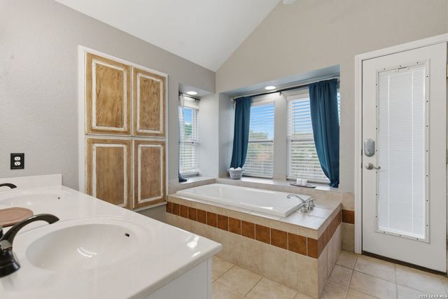 1686 Lantana, New Braunfels, TX 78130
