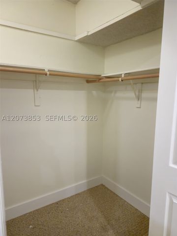 4800 NW 35th St 607, Lauderdale Lakes, FL 33319