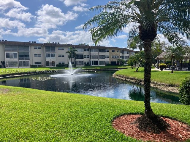 4800 NW 35th St 607, Lauderdale Lakes, FL 33319