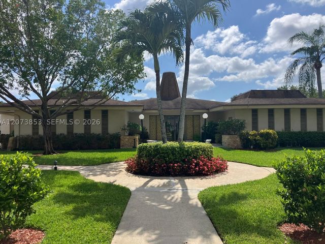 4800 NW 35th St 607, Lauderdale Lakes, FL 33319