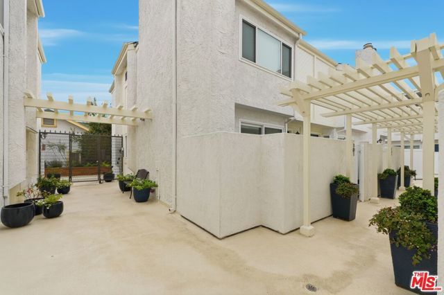 910 19th Street 101, Santa Monica, CA 90403