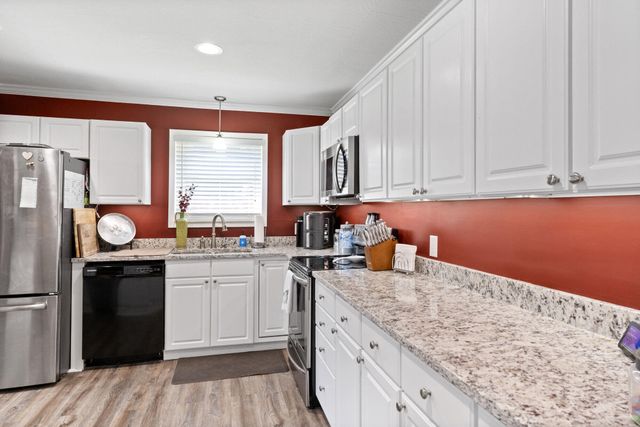 134 Somerset Dr., Hattiesburg, MS 39402