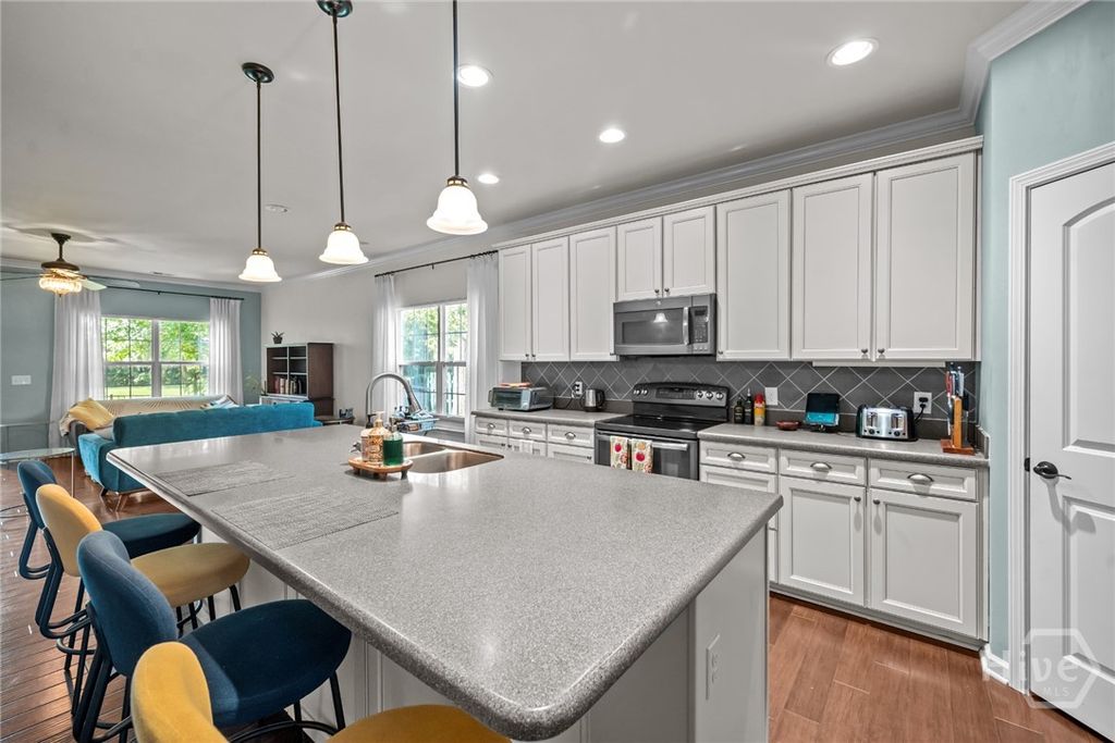 Image 11 of property listing at 105 Sail Maker Lane, Richmond Hill, GA 31324