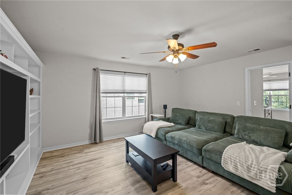 Image 17 of property listing at 105 Sail Maker Lane, Richmond Hill, GA 31324