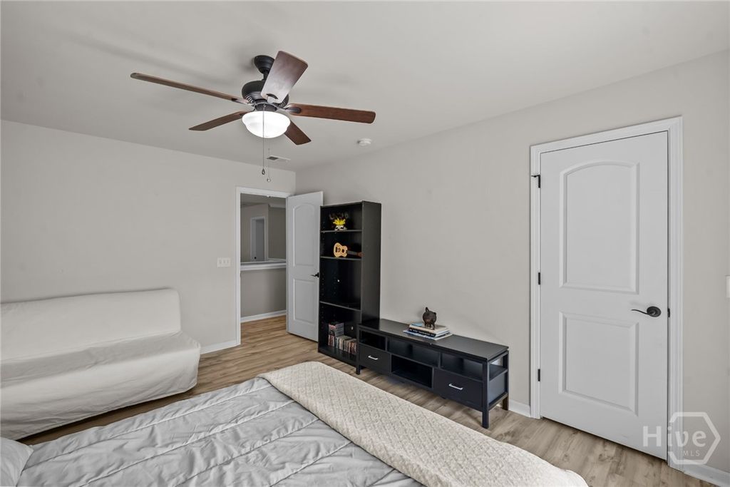 Image 29 of property listing at 105 Sail Maker Lane, Richmond Hill, GA 31324