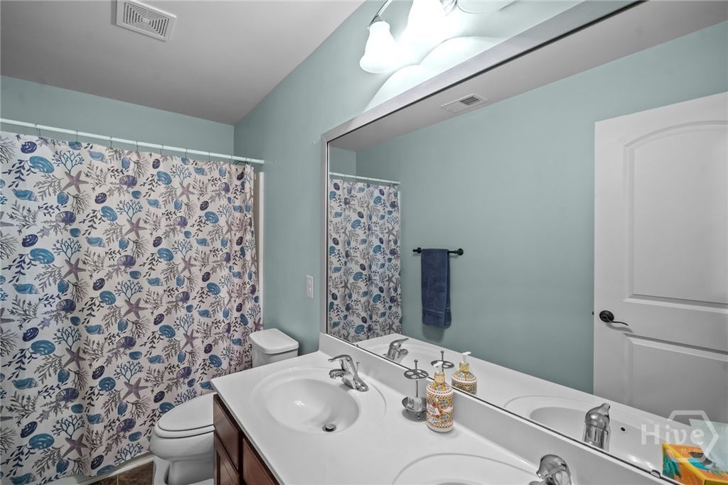 Image 31 of property listing at 105 Sail Maker Lane, Richmond Hill, GA 31324