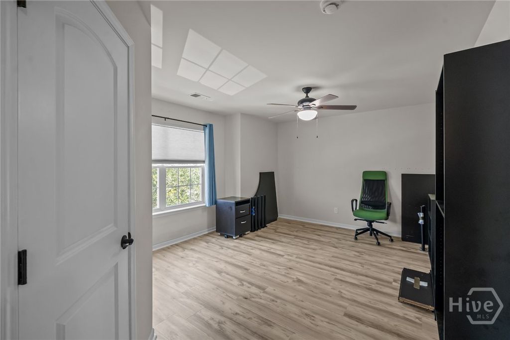 Image 33 of property listing at 105 Sail Maker Lane, Richmond Hill, GA 31324