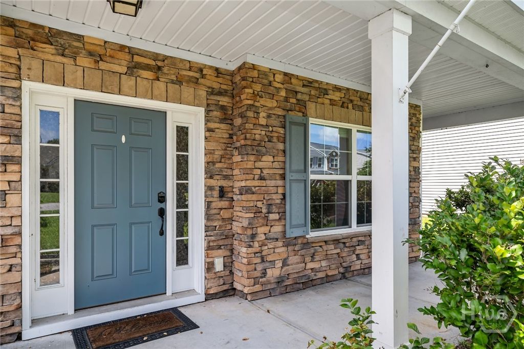 Image 4 of property listing at 105 Sail Maker Lane, Richmond Hill, GA 31324