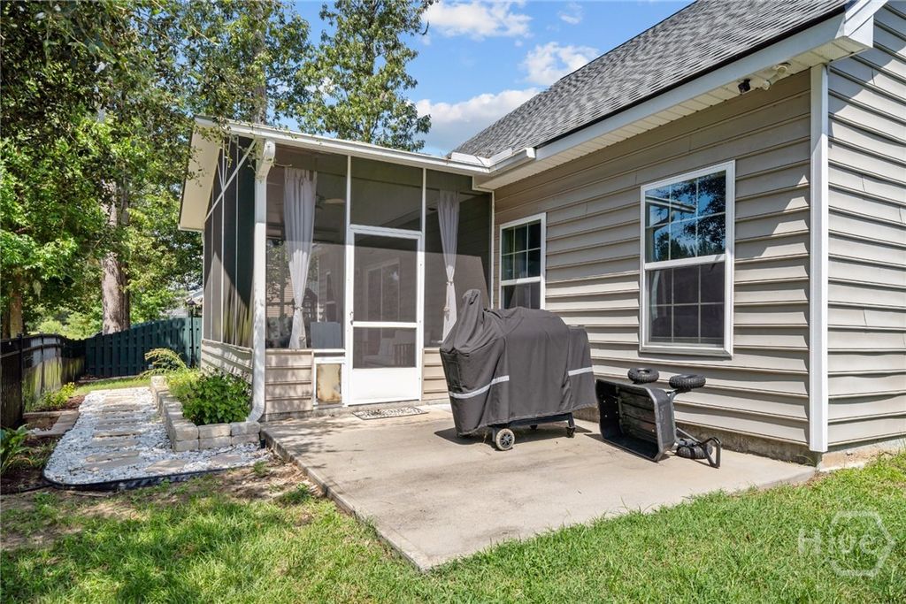 Image 43 of property listing at 105 Sail Maker Lane, Richmond Hill, GA 31324