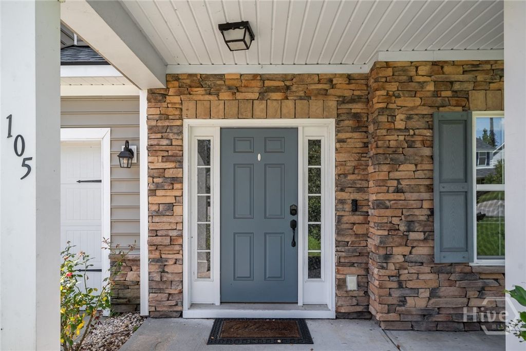 Image 5 of property listing at 105 Sail Maker Lane, Richmond Hill, GA 31324