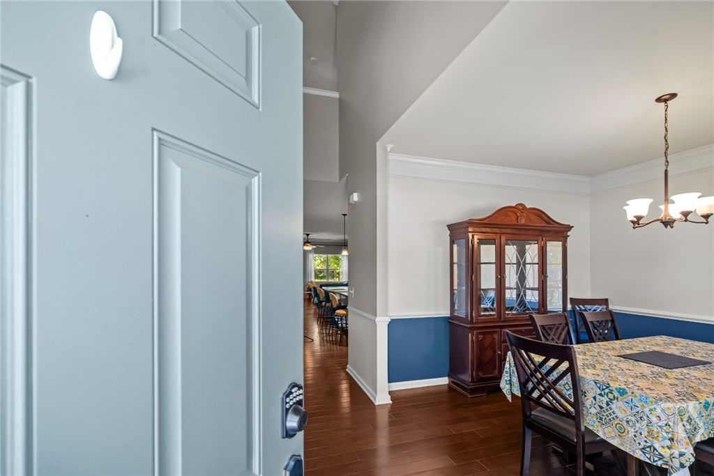 Image 6 of property listing at 105 Sail Maker Lane, Richmond Hill, GA 31324
