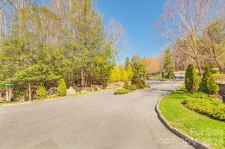 461 Somersby Parkway, Hendersonville, NC 28739
