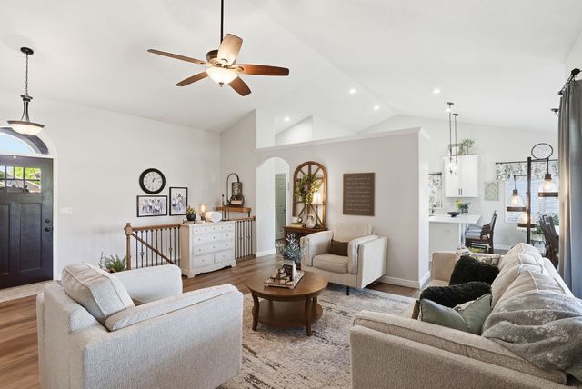 1230 S THREEWOOD, Wichita, KS 67235