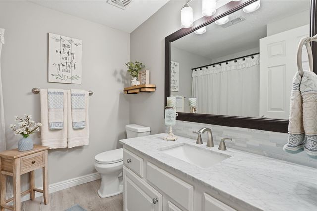 1230 S THREEWOOD, Wichita, KS 67235