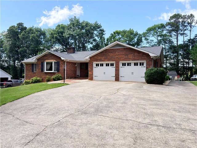 204 Windsor Park Drive, Dobson, NC 27017