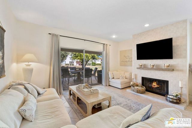 237 E Vista Royale Circle, Palm Desert, CA 92211