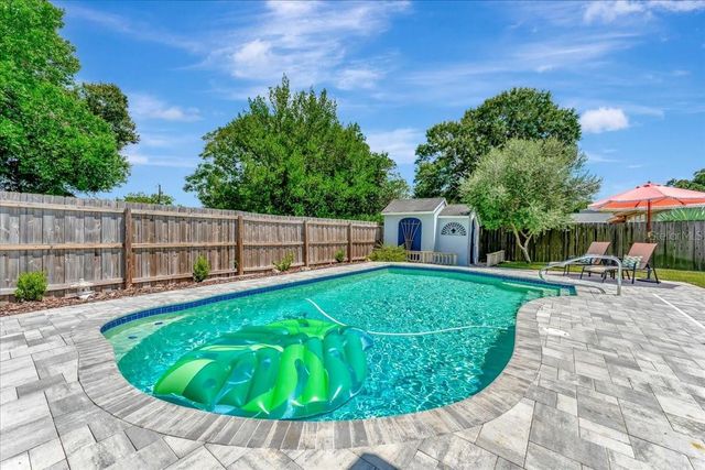 1389 CHESTERFIELD DRIVE, Clearwater, FL 33756